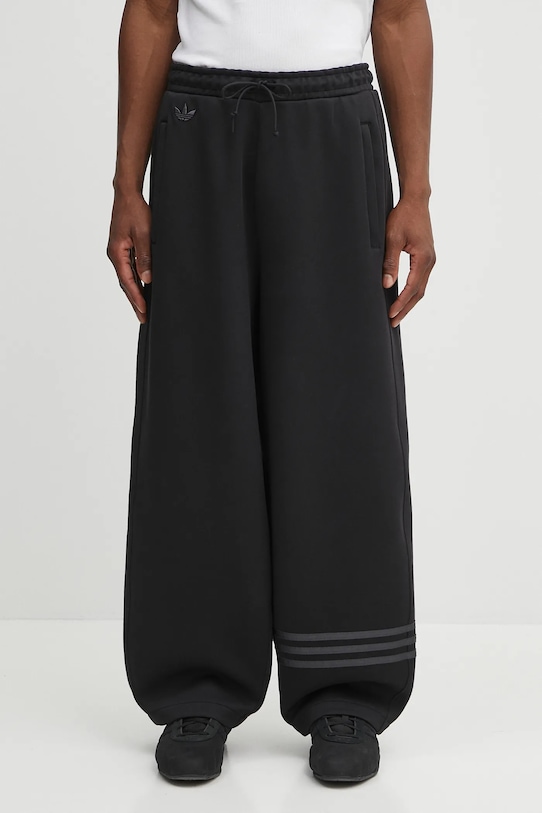 adidas Originals pantaloni tuta Neuclassics applique nero JW5445