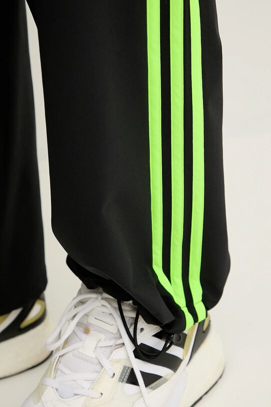 adidas Originals spodnie dresowe Wov Drill TP czarny JW5911