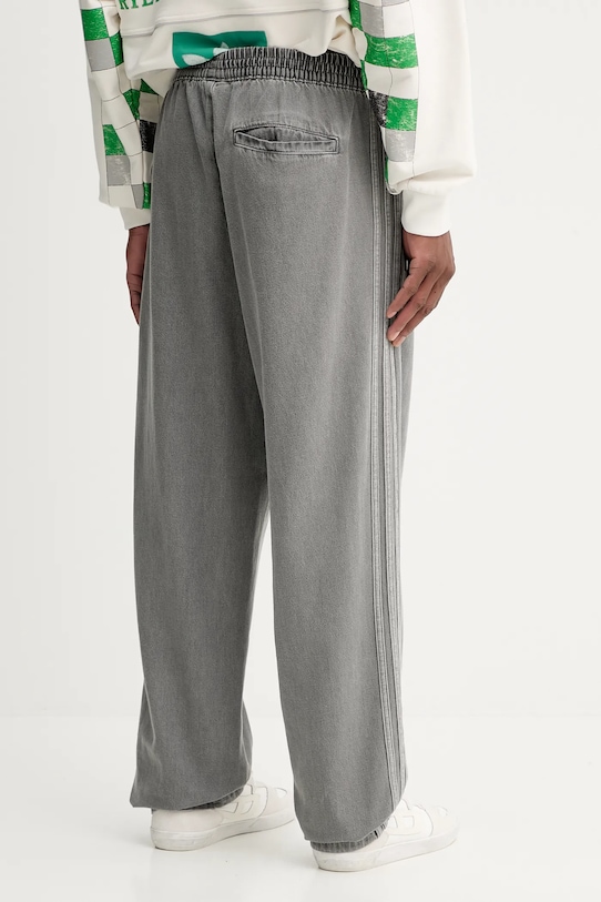 Oblečenie Bavlnené rifle adidas Originals Denim TP JW5920 sivá