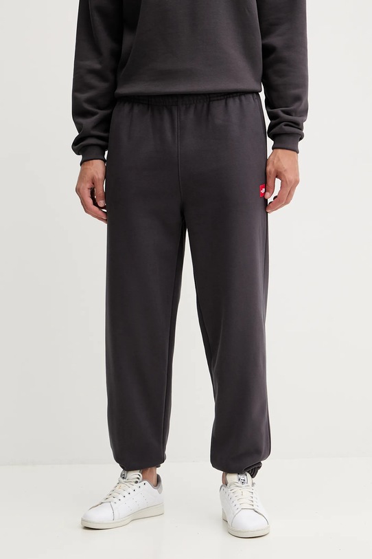 The North Face spodnie dresowe Redbox gładkie szary NF0A8EG30SA1