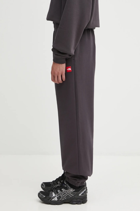 The North Face pantaloni de trening Redbox NF0A8EG30SA1 gri AW25