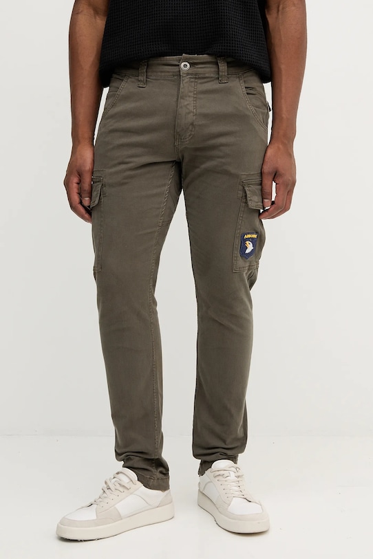 Брюки Alpha Industries аппликация зелёный 178207.136