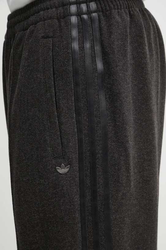 adidas Originals spodnie dresowe z domieszką wełny Wool Tp czarny JV7607
