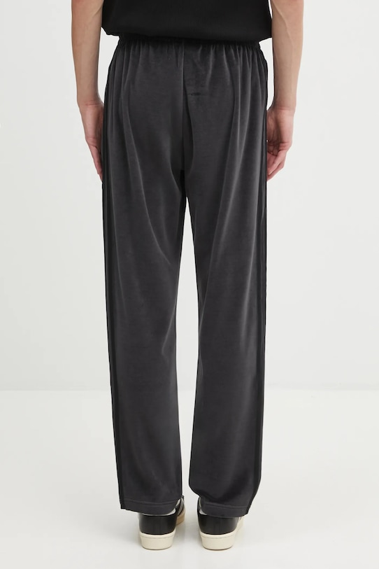 Дрехи Кадифен панталон adidas Originals Sst Tp JW8377 черен