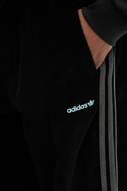 adidas Originals spodnie sztruksowe Cord Pant czarny JX3107