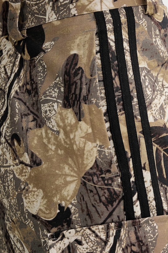 Бавовняні штани adidas Originals OG Camo Pant KD6256 бежевий