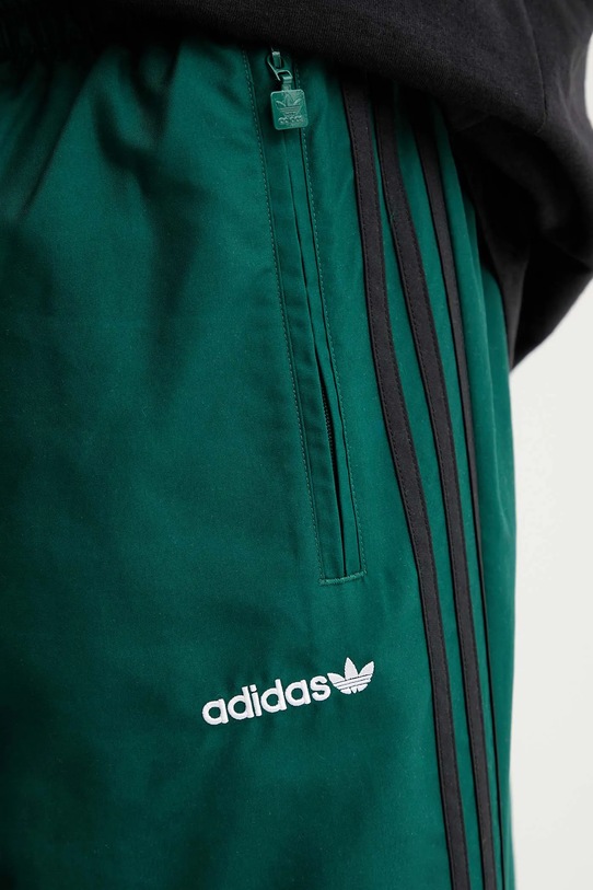 Спортен панталон adidas Originals Brushed WVN зелен JX3079