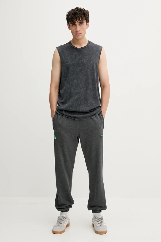 Βαμβακερό παντελόνι adidas x Mercedes JX8777 γκρί AW25