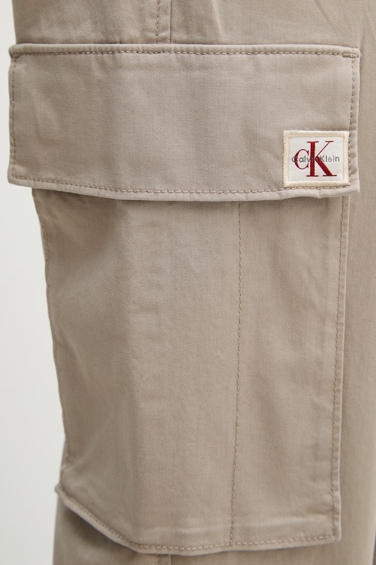 Calvin Klein Jeans hlače cargo za muškarce od pamuka s elastanom bež LV04RD608G