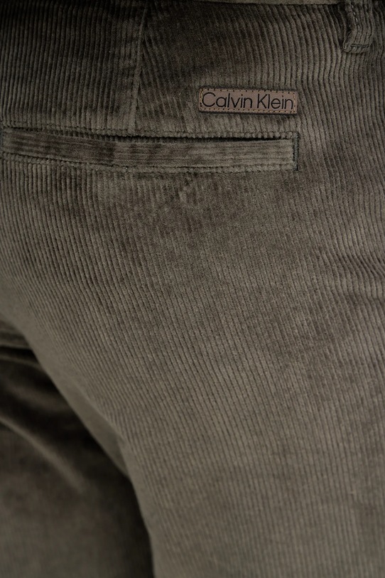Calvin Klein Jeans spodnie sztruksowe zielony LV04RD605G