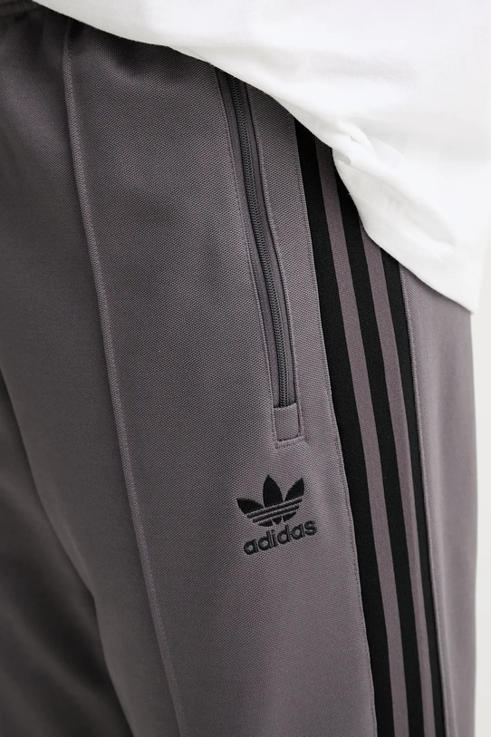 adidas Originals spodnie dresowe Classic Tp brązowy JY1274