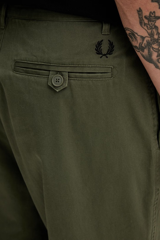 Fred Perry spodnie bawełniane zielony T9130