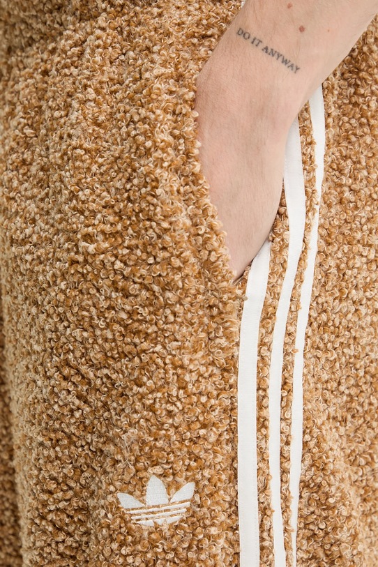 Hlače adidas Originals Boucle rjava KR5156