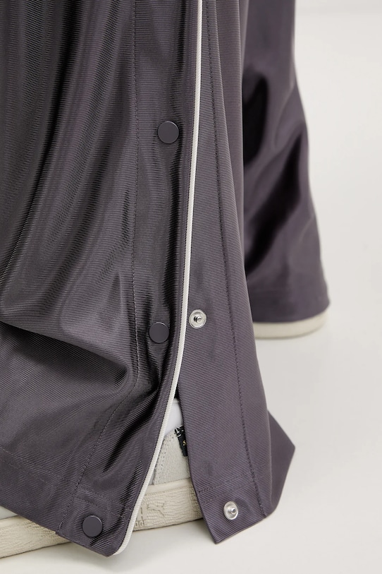 Tepláky adidas Originals Adibreak šedá JW0990