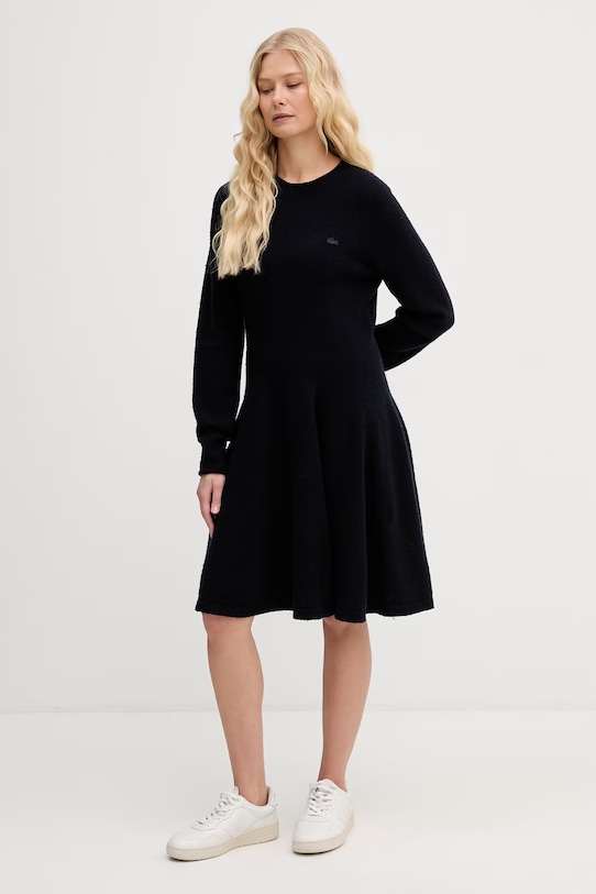 Vlnené šaty Lacoste EF4161 tmavomodrá AW25