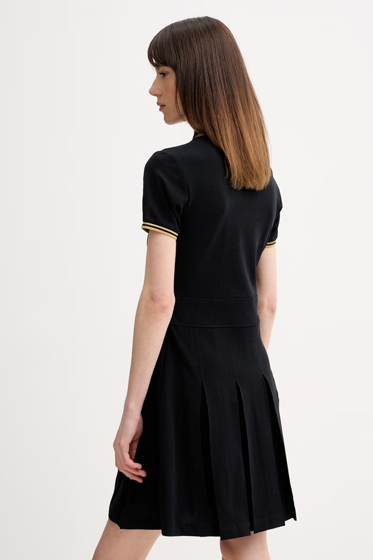 Odzież Fred Perry sukienka bawełniana D1177 czarny