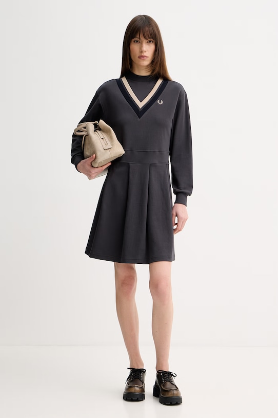 Fred Perry sukienka bawełniana D1178 szary AW25