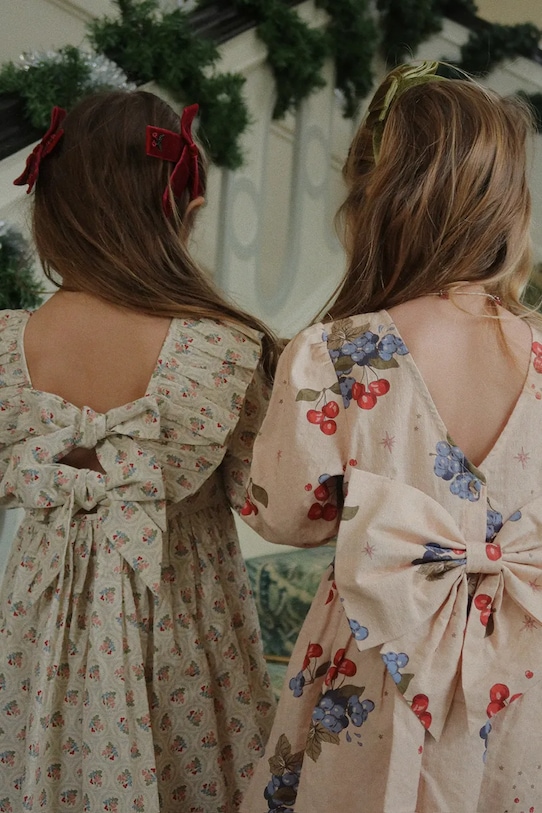 Konges Sløjd sukienka bawełniana dziecięca AVI LS BOW DRESS GOTS wzorzyste beżowy KS104203.9BYA