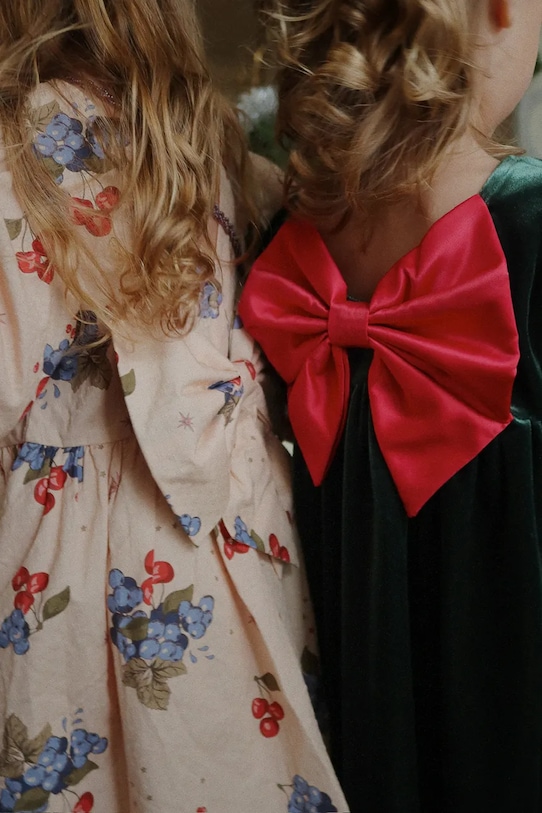 Konges Sløjd sukienka bawełniana dziecięca AVI LS BOW DRESS GOTS KS104203.9BYA beżowy