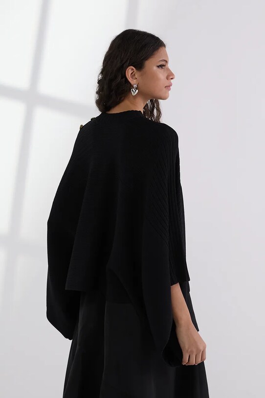 Karl Lagerfeld poncsó A3W18031 fekete AW25
