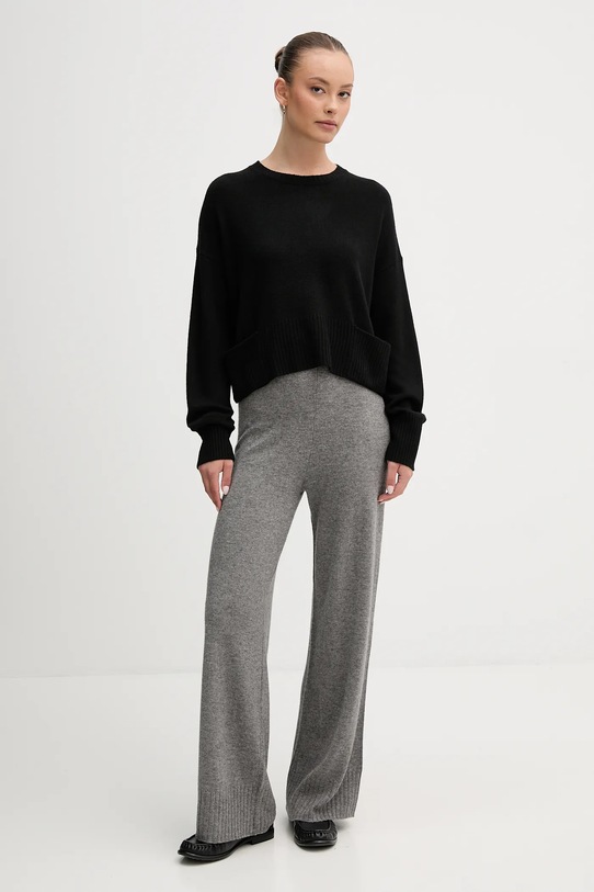 Pulover z dodatkom volne United Colors of Benetton 126WD10E4 črna AW25