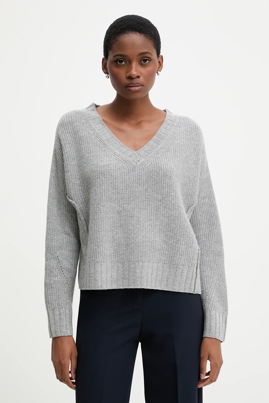 Sveter s prímesou vlny United Colors of Benetton V výstrih sivá 126WD402Z