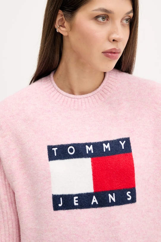 Пуловер от вълна Tommy Jeans розов DW0DW21782