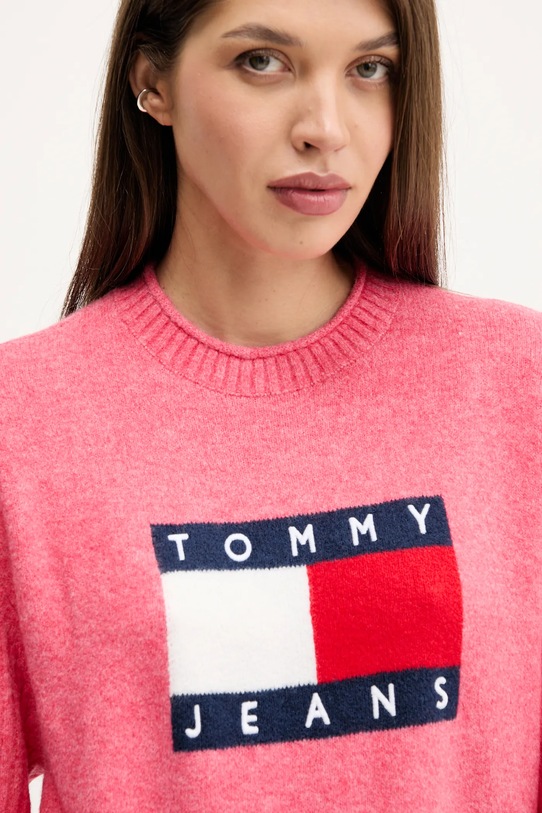 Tommy Jeans sweter z dodatkiem wełny różowy DW0DW21782