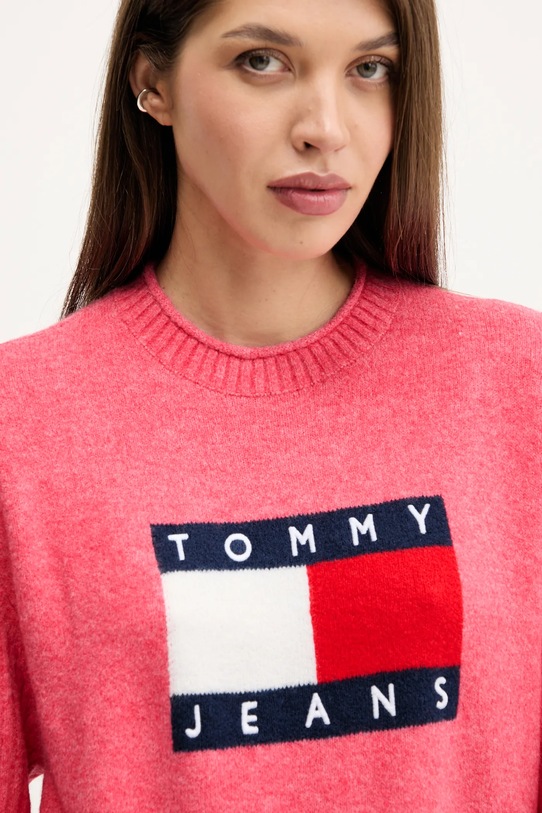 Пуловер от вълна Tommy Jeans розов DW0DW21782