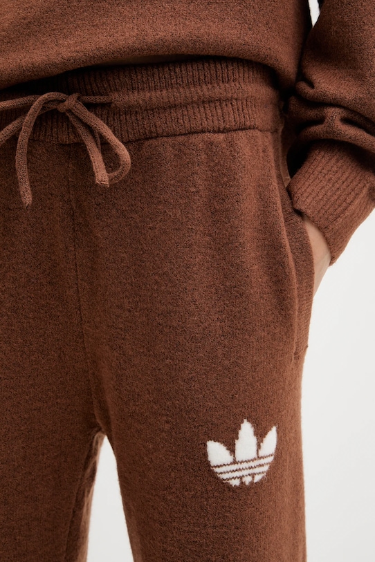 Tepláky s příměsí vlny adidas Originals Knitted Pants hnědá KF2535