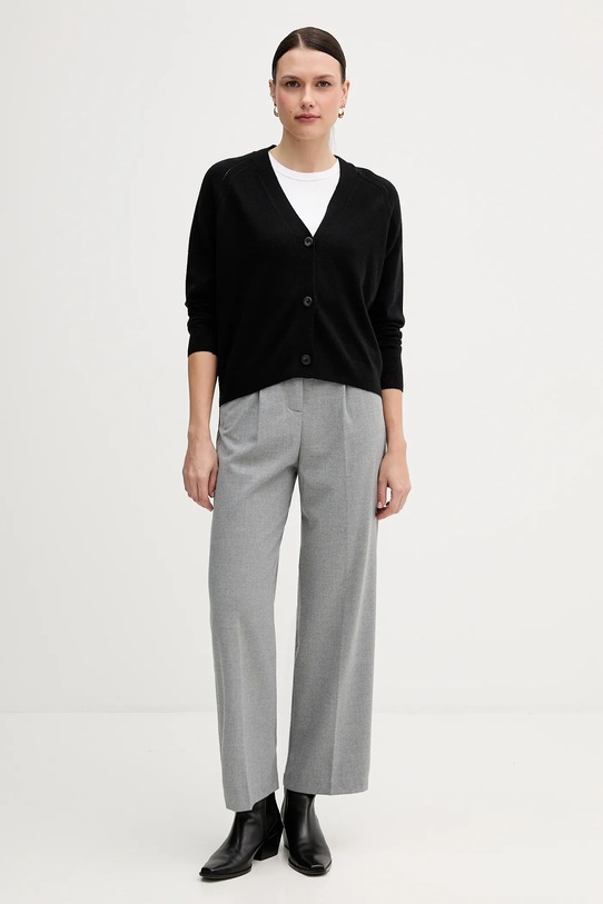 Pulover z dodatkom volne Sisley 102HM602Q črna AW25