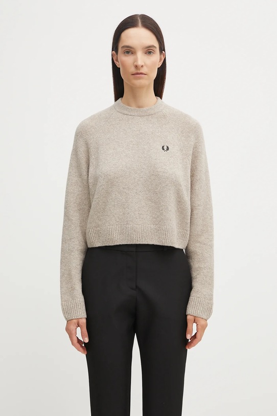 Fred Perry sweter z dodatkiem wełny okrągły beżowy K1115