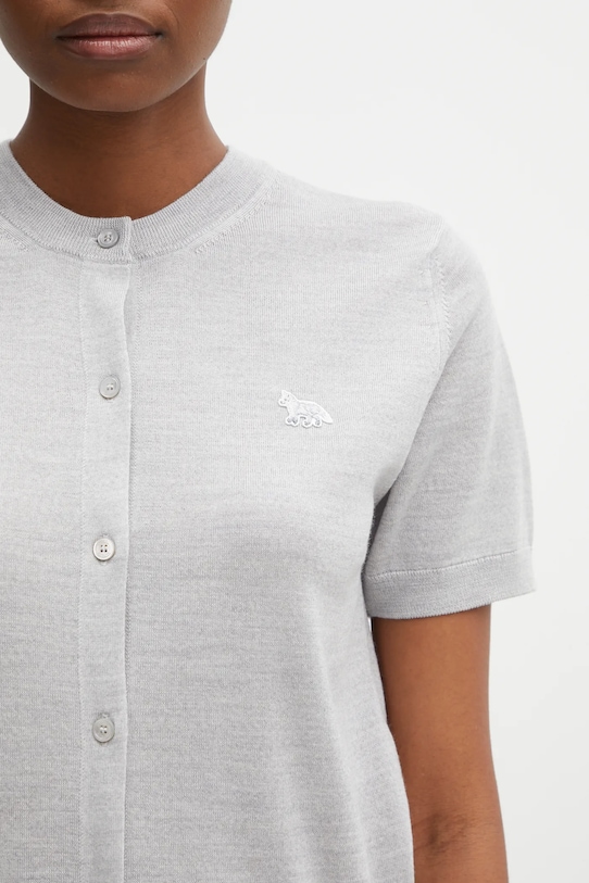 Вълнена жилетка Maison Kitsuné Baby Fox Fine Merino сив OW00513KT1181