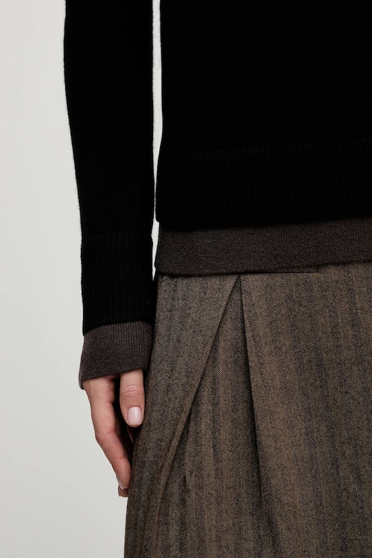 Sveter s prímesou vlny Sisley čierna 122WL202B