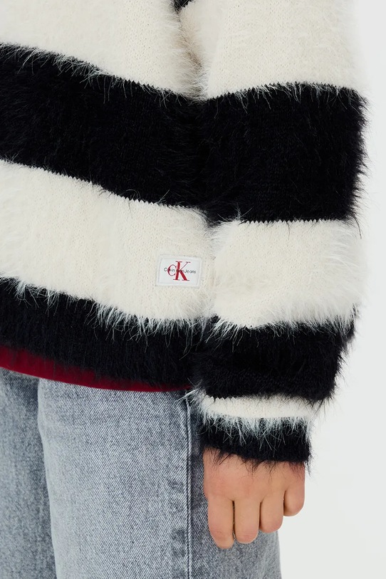 Dziewczynka Calvin Klein Jeans sweter dziecięcy IG0IG03025.9BYA czarny