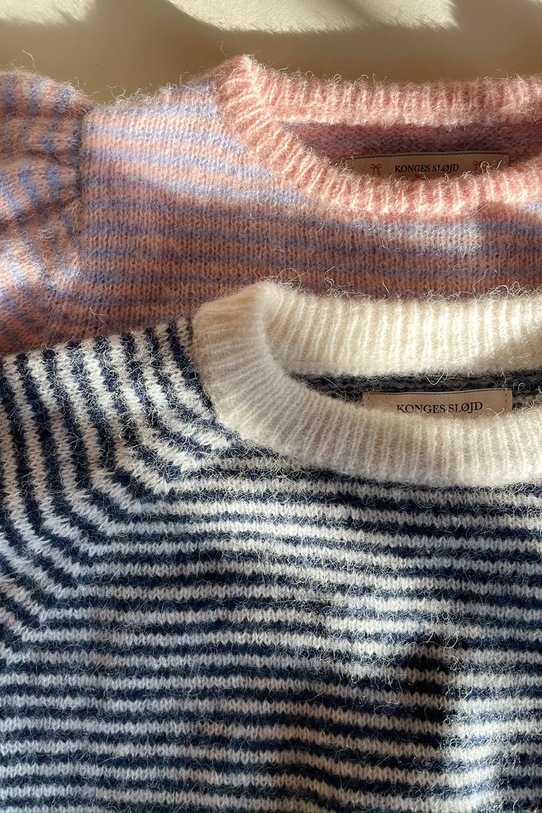 Konges Sløjd sweter z dodatkiem alpaki dziecięcy BERLE PUFF KNIT SWEATER KS103720.9BYA fioletowy