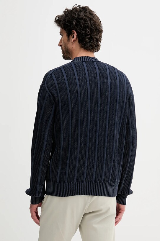 Odzież BOSS Orange sweter bawełniany 50543690 granatowy