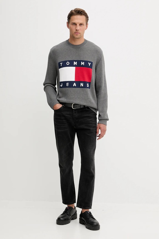 Βαμβακερό πουλόβερ Tommy Jeans DM0DM22105 γκρί AW25