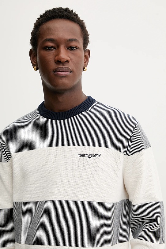 Bavlnený sveter Tommy Jeans tmavomodrá DM0DM22110