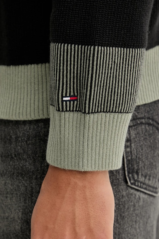 Bavlnený sveter Tommy Jeans DM0DM22110 zelená