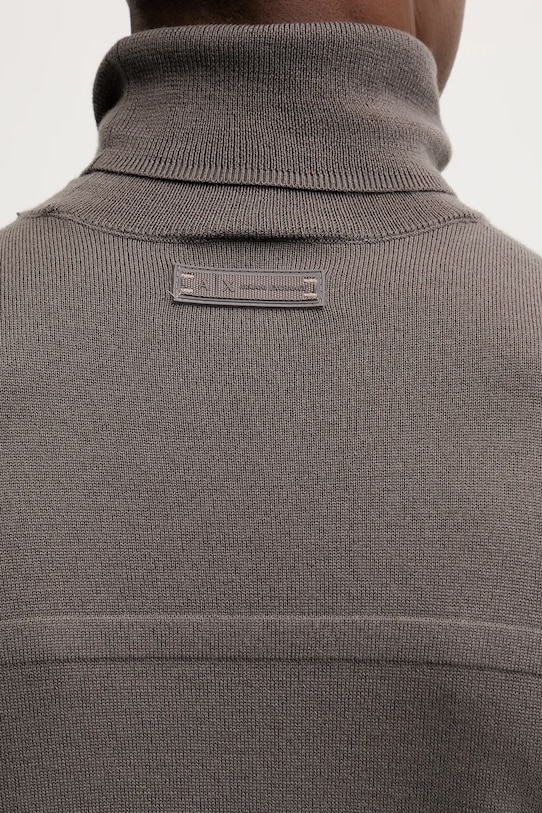 Sveter s prímesou vlny Armani Exchange XM000900.AF11982 sivá
