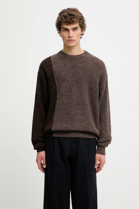 Aries sweter z dodatkiem wełny Fisherman okrągły brązowy AR2004504