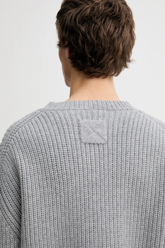 Nanushka sweter wełniany NU25PFSW05691 NU25PFSW05691 szary