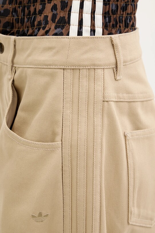 adidas Originals pantaloni scurți jeans Firebird Utility bej JX8762