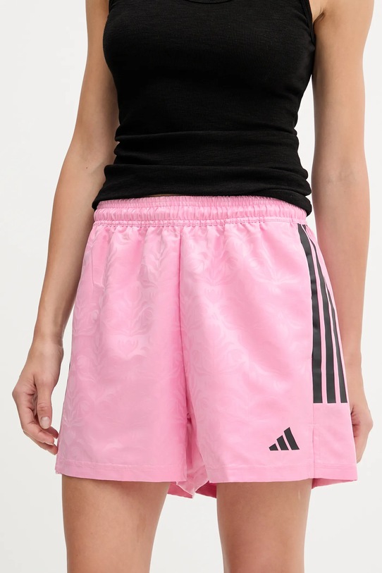 adidas pantaloni scurți House of Tiro cu modele roz JL9207