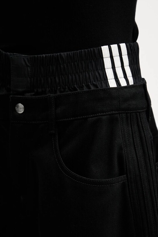 Jeans kratke hlače adidas Originals Fb Utility Jort črna JX7592