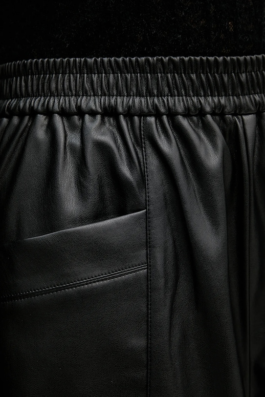 Šortky United Colors of Benetton čierna 4M3CD9029