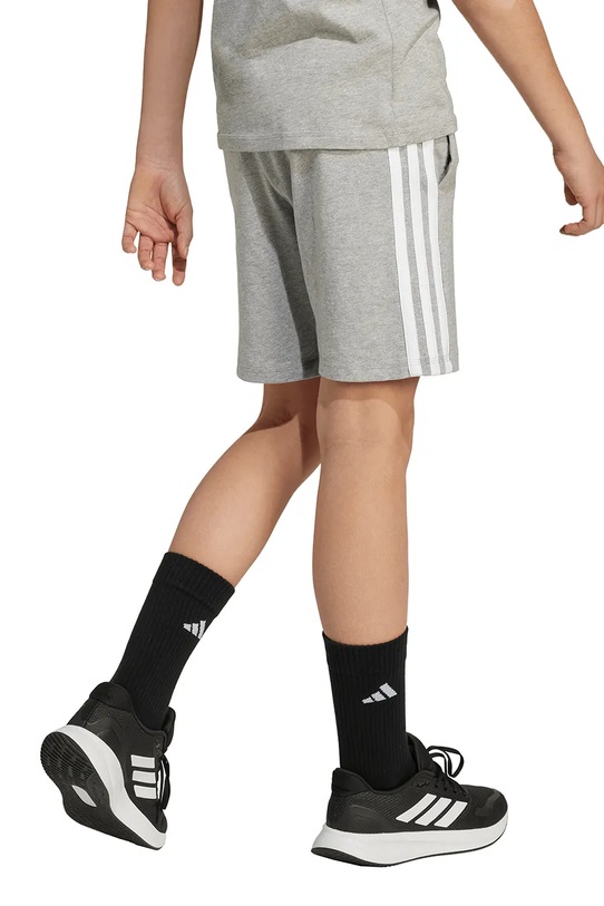Παιδικό βαμβακερό σορτς adidas γκρί JY5016