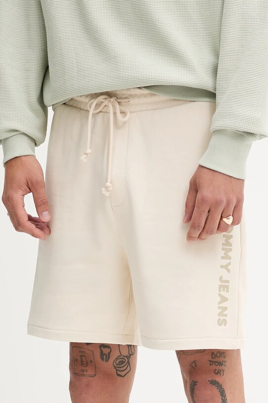 Tommy Jeans pantaloni scurți din bumbac bumbac bej DM0DM21781