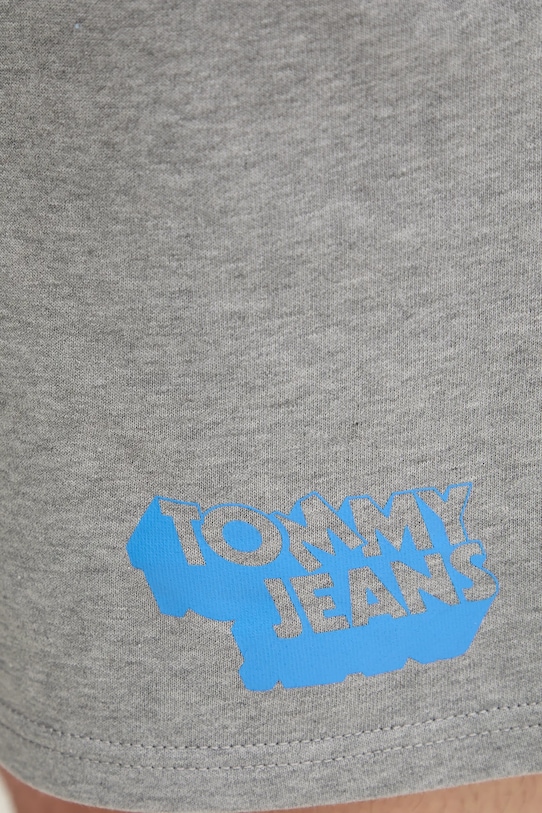 Βαμβακερό σορτσάκι Tommy Jeans γκρί DM0DM21803